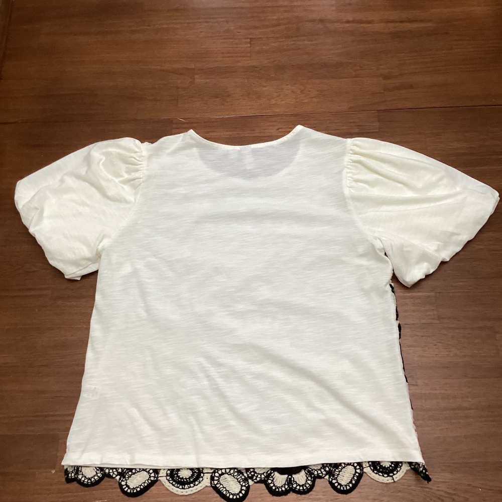Cato Collection Limited Edition Floral Crochet Puff Sleeve Top M Flaw see pic - Picture 2 of 7